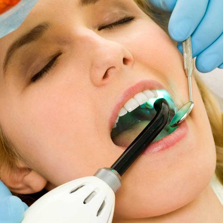 Процедура санации полости рта